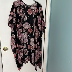 Womens kimono Torrid size 1/2